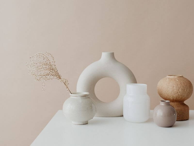 Minimalistinen sisustus